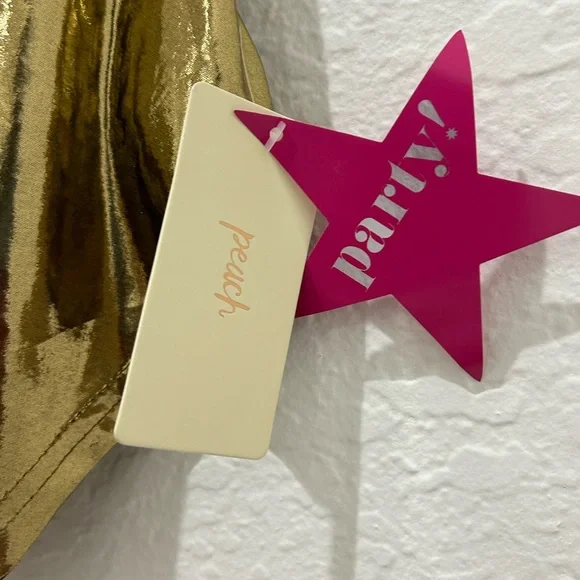 💰PRICE ⬇️ 
 PEACH • Metallic Gold Halter Top • XL - Picture 9 of 9